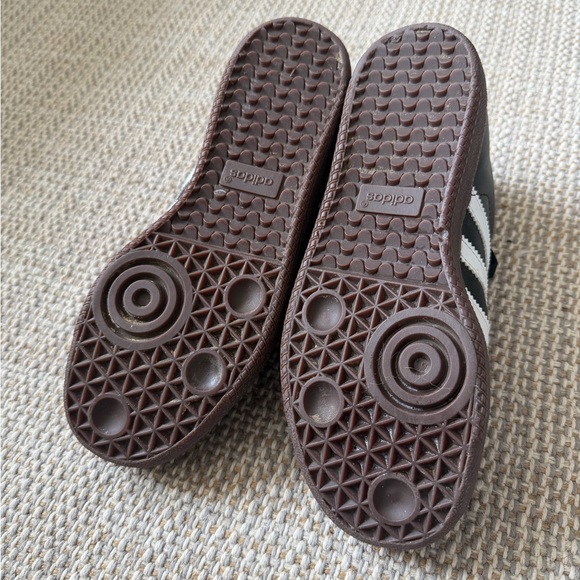 Adidas Samba Kid’s / Men's / Women’s // Black and White Classic Sneakers - Picture 6 of 9